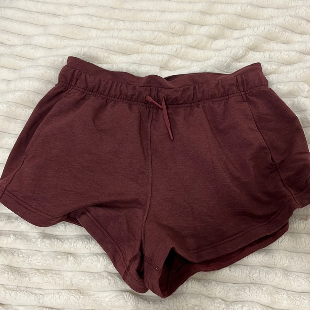 lululemon inner glow shorts